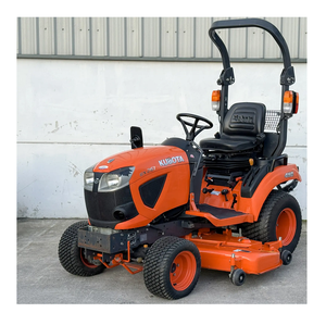 Tracteur tondeuse Kubota BX261 avec plateau de coupe central, 26 CV, diesel, 4x4, tracteur utilitaire compact - Product Image 1