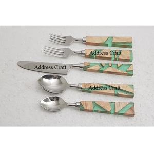 Ensemble de couverts en acier inoxydable durable avec poignée en résine élégante Couverts alimentaires écologiques avec logo personnalisé pour la maison et les hôtels - Product Image 3