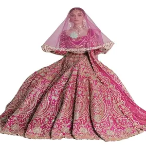 Hete Verkopende Mooie Fluwelen Roze Lehenga Choli Voor Elegante Vrouwen Borduurwerk En Parel Werk Bruids Lengha Groothandelsprijs