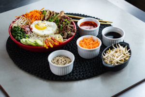 Bifum 67G Yakissoba de Carne Deshidratada Baja en Sodio, Preparación en 2 Minutos, Fideos Instantáneos de Arroz, Paquete Familiar, Caja a Granel - Product Image 4