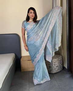 Premium pur violet et bleu Barbari fil de soie broderie travail Saree nouveaux designers fête porter saree - Product Image 6
