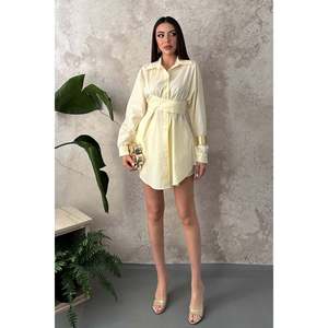 Ensemble jaune deux pièces avec ceinture - Jaune - Product Image 2