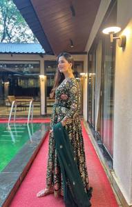 Nuevo Salwar Kameez Anarkali Tradicional de Diseñador para Mujer, Georgette Sintética Pesada con Bordado de Lentejuelas de 5mm, Secado Rápido, para Todas las Temporadas - Product Image 3