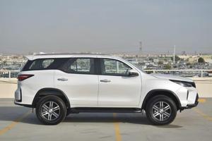 2025ที่ไม่แพง ttoy-Ota ffortuner SUV - Product Image 2