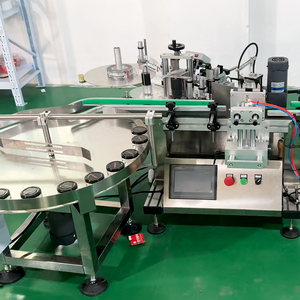 Etiquetadora Automática de Botellas de Escritorio YM415 con Mecanismo de Sujeción de Botellas para Aplicar Etiquetas en Frascos de Miel y Botellas de Vino - Product Image 4