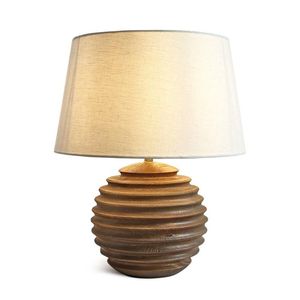 Elegante lámpara de mesa de ratán con base de madera resistente, ideal para escritorios de dormitorios y habitaciones de niños disponibles en varios estilos - Product Image 2