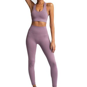Service OEM Ensemble de yoga de haute qualité pour femmes Vêtements de sport à la mode avec élastique et logo à la taille Meilleures ventes pour le fitness - Product Image 1