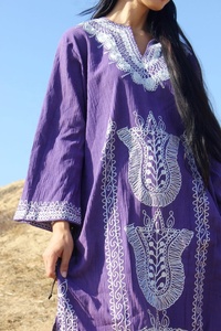 Caftán de Algodón Turco con Bordado Floral, Silueta en A, Punto Cadena, Talla Única, Estilo Vintage de Verano - Product Image 3