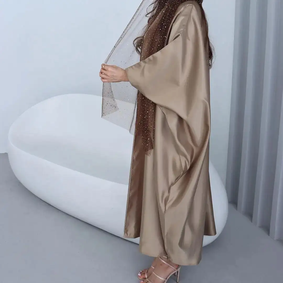 Abaya ผู้หญิงสีทึบแฟชั่นใหม่ล่าสุดผ้าซาตินสีเทาออกแบบได้ตามต้องการ
