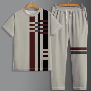 Survêtement de haute qualité en polyester/coton pour hommes, survêtement d'été pour une utilisation décontractée en plein air avec logo personnalisé - Product Image 1