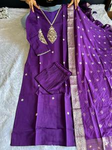 Especial para adultos 100% de alta calidad tradicional Navratri temporada desgaste seda romana Salwar Kameez conjunto precio al por mayor Ropa Étnica - Product Image 3