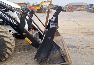 Retroexcavadora Hidromek HMK 102B 2022 con transmisión 4x4 Accesorio de cubo de dirección deslizante Estado usado Carga nominal de 30 toneladas - Product Image 5