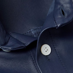 เสื้อลำลองผู้ชายแบบพรีเมี่ยมแขนสั้นหนังฤดูหนาวโลโก้ตามสั่งบริการ OEM ฉลากส่วนตัว - Product Image 4