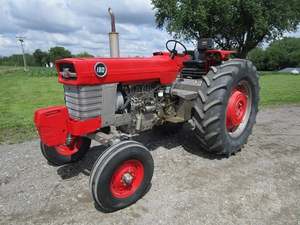 Tractores Massey Ferguson 180 con componente de bomba esencial en venta - Product Image 3