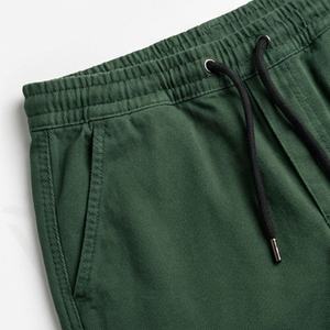 กางเกงคาร์โก้ผู้ชายขายดี ราคาสุดคุ้ม สไตล์สตรีทแวร์ ผ้าไม่ยับ สีพื้น ย้อมสีเรียบ  รับสั่งทำสีตามต้องการ ทนทาน ใส่สบาย - Product Image 4