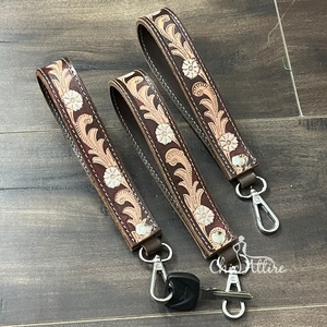 สายคล้องกุญแจหนังแท้ทำมือ สไตล์ตะวันตก สายคล้องมือสำหรับพวงกุญแจ อุปกรณ์เสริมในรถยนต์ สายคล้องโทรศัพท์มือถือ สายคล้องกระเป๋าถือสำหรับผู้หญิง - Product Image 1