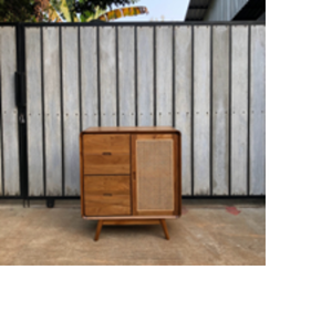 Table de chevet minimaliste en teck antique et rotin à deux tiroirs, meuble de chambre pour hôtel et appartement - Product Image 6