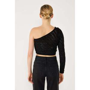 Top Corto Asimétrico Brillante de Una Manga - Product Image 4