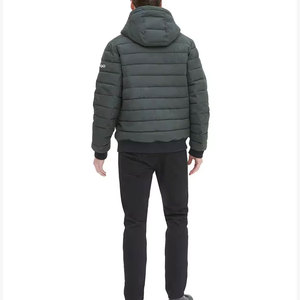 Dernier design Veste courte matelassée pour homme Haute qualité Logo personnalisé Hiver Fermeture éclair Respirant Coupe-vent Grande taille Softshell - Product Image 2