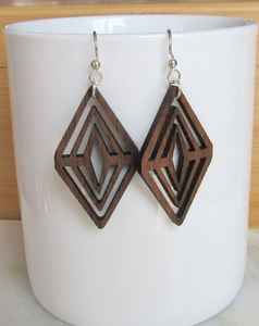 Lujosos pendientes de madera de nuevo estilo hechos a mano para damas, ropa de fiesta con acabado, producto artesanal natural - Product Image 2