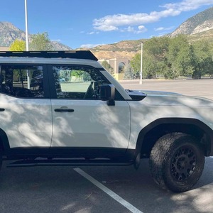 LUXURY RIDE 2025 LAND 1958 con Motor Híbrido Turboalimentado, Tracción en las Cuatro Ruedas Permanente - Product Image 1