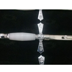 Épée des Templiers avec poignée noire et étui noir, étui maçonnique, épée maçonnique de haute qualité, fabriquée à la main, personnalisée - Product Image 5