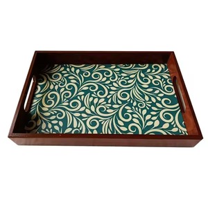 Plateau de service rond en bois émaillé élégant et détaillé en or pour usage domestique, ajoutez une touche de luxe - Product Image 6