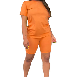 Ensemble haut à manches courtes et short personnalisé de couleur unie pour femmes, tenue d'été décontractée pour Hangouts décontractés et journées décontractées - Product Image 1