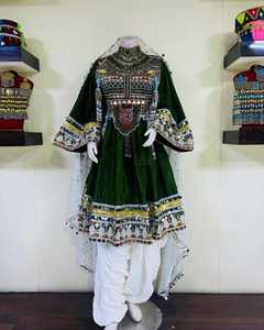 ชุดเดรสยาวแขนยาวสไตล์อัฟกานิสถานสำหรับผู้หญิงพร้อมงานเย็บอย่างดีดีไซน์ทันสมัยใหม่จาก AA impex - Product Image 2