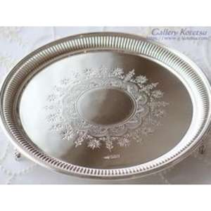 Bandeja de servicio de acero inoxidable con superficie pulida para cocinas modernas y requisitos de servicio versátiles en cualquier evento - Product Image 1