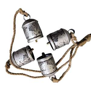 Ensemble de 5 cloches harmoniques en fer recyclé finition argentée, 82 cm, décoration intérieure et extérieure, carillon suspendu, boîtes à musique - Product Image 2