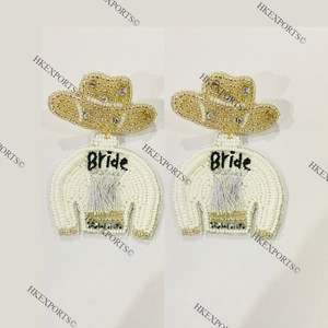 Pendientes llamativos de cuentas de semillas chapadas en oro hechas a mano, vaquera, novia, boda o fiesta de compromiso, regalo de moda para novia o invitado - Product Image 1