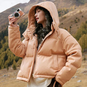 Veste matelassée pour femmes Meilleure vente en gros Veste en duvet respirante à capuche de haute qualité Veste matelassée personnalisée de créateur pour femmes - Product Image 3