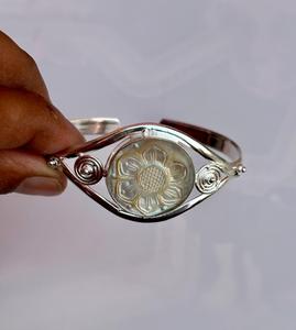 Bracelet et bracelets faits à la main en argent sterling 925 avec nacre. - Product Image 5