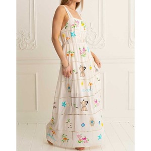 Mini robes pour femmes conçues pour les femmes soucieuses des tendances, offrant une coupe flatteuse, un mouvement confortable et une présence élégante - Product Image 3