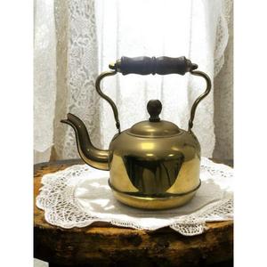 Théière en laiton design antique avec grande poignée serveurs servant théière chaude et bouilloire théières en laiton graver à la main - Product Image 3