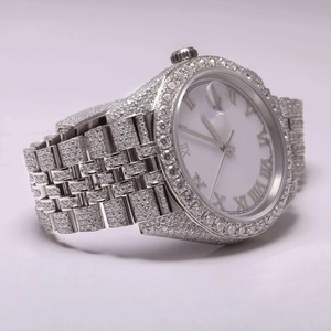 Reloj de Pulsera de Cuarzo con Esfera Negra Completamente Adornada con Diamantes de Moissanita, Unisex, Lujoso, Elegante, de Acero Inoxidable, Blanco y Dorado - Product Image 4