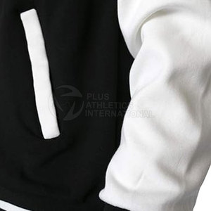 Chaqueta Universitaria de Diseño Único y Súper Calidad en Color Negro para Hombre, Nueva Chaqueta Universitaria de Moda para Hombre en Venta, Hecha en Pakistán - Product Image 4