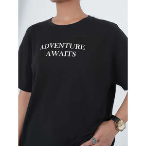 Camiseta de Manga Corta con Cuello Redondo 100% Algodón Jersey, Corte Regular, Transpirable, Diseño Gráfico, Impresión Serigrafiada, Fabricante OEM ODM, Venta al Por Mayor - Product Image 2