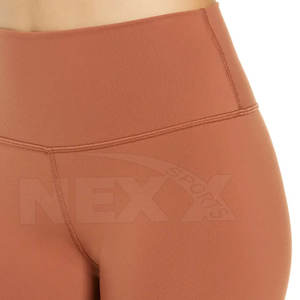 Dernier modèle de short de yoga en polyester pour femmes Short de fitness confortable pour femmes Short de yoga pour femmes - Product Image 5