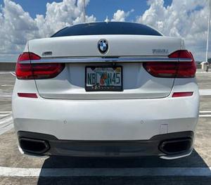 VOITURES D'OCCASION EN BON ÉTAT 2016 B-M-W 750-i X-Drive Origine américaine - Product Image 3