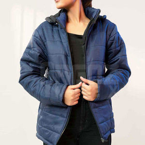 เสื้อแจ็คเก็ตพัฟเฟอร์ผู้หญิงสำหรับฤดูหนาว คุณภาพสูง ระบายอากาศได้ดี  โลโก้ด้านหน้าแบบถัก  ขายดีอันดับต้นๆ  รับผลิตตามแบบ OEM  ขายส่ง - Product Image 1