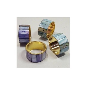 Porte-serviettes de table en anneau de serviette perlé avec finition multiple et porte-serviettes hygiénique à thème - Product Image 2