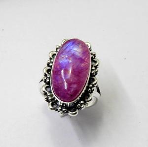 Anillo de piedras preciosas de plata esterlina 925 con piedra lunar arcoíris rosa, regalo de joyería de corte ovalado de diseñador para su boda o aniversario - Product Image 6