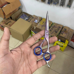 Vente en gros de ciseaux mixtes variété de meilleure qualité à bas prix pour fournitures de salon de coiffure lame en acier inoxydable avec pointe pointue - Product Image 6