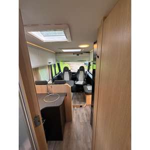 รถบ้านซันไลท์ I69L รุ่นแอดเวนเจอร์ พรีเมียม เออาร์วี เกียร์อัตโนมัติ ตัวถังอะลูมิเนียม รองรับผู้โดยสาร 4-6 คน เพื่อการเดินทางที่น่าตื่นเต้น - Product Image 3