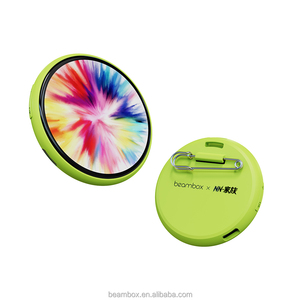 Regalo 1,8 pulgadas HD IPS 360x360 283PPI 500mAh Pantalla táctil AI Beambox Nano E-badge Reproducción de video Compatible con JPG/<span class=keywords><strong>GIF</strong></span>/PNG 5-14h Duración de la batería - Product Image 1
