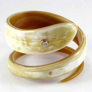 Brazaletes Chic Horn de la mejor calidad, hechos a mano con cuerno de búfalo, estilo artesanal tradicional, artesanía natural. - Product Image 2