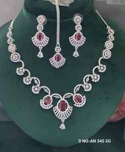 Collier plaqué rhodium CZ avec émeraude naturelle en forme de fleur, chaîne à maillons tendance, SKU an 345 SG/C-7 pour les fêtes - Product Image 4