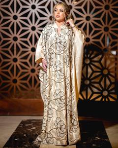 Abaya de Seda Hecha a Mano Edición Glamour de Dubái, la Más Vendida, para Adultos, Ropa Musulmana Tradicional con Detalles de Cristal, Antiarrugas - Product Image 1